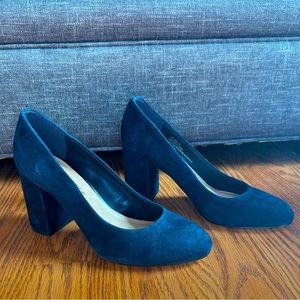 Bella Vita navy blue pumps